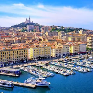  Appartement Logement Privé, Spacieux Et Moderne, Situé Entre Le Luberon, La Côte Marseillaise, La Provence Et Ses Richesses. France